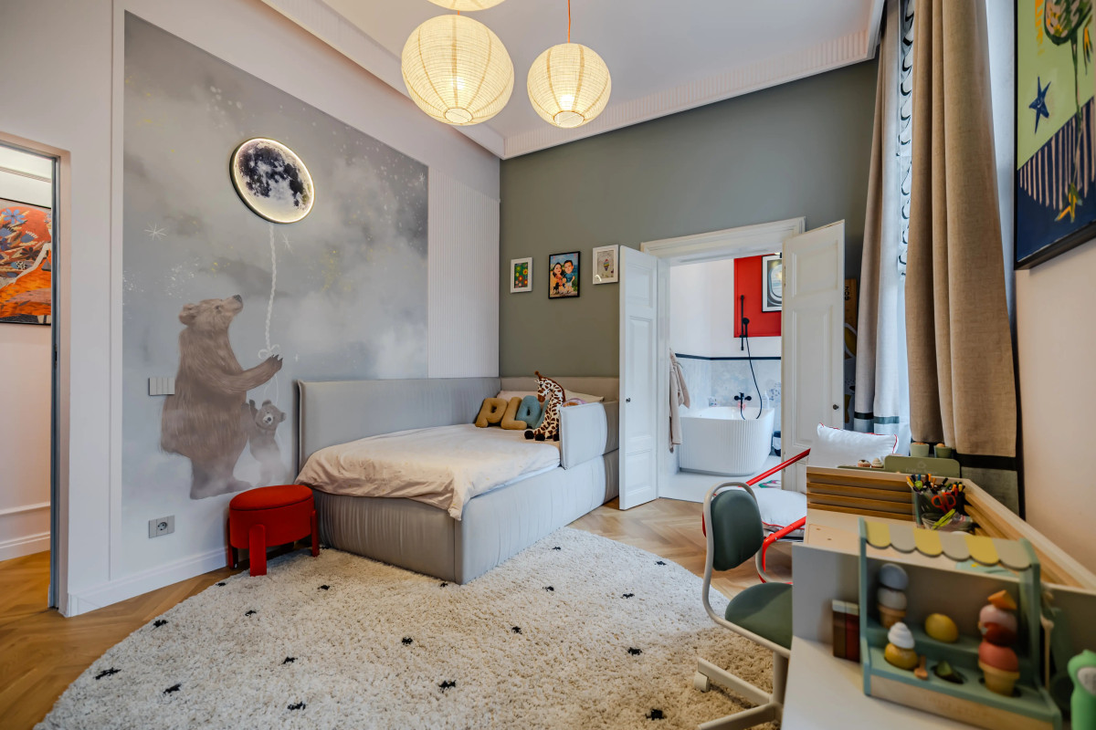 Vedere ansamblu post-renovare