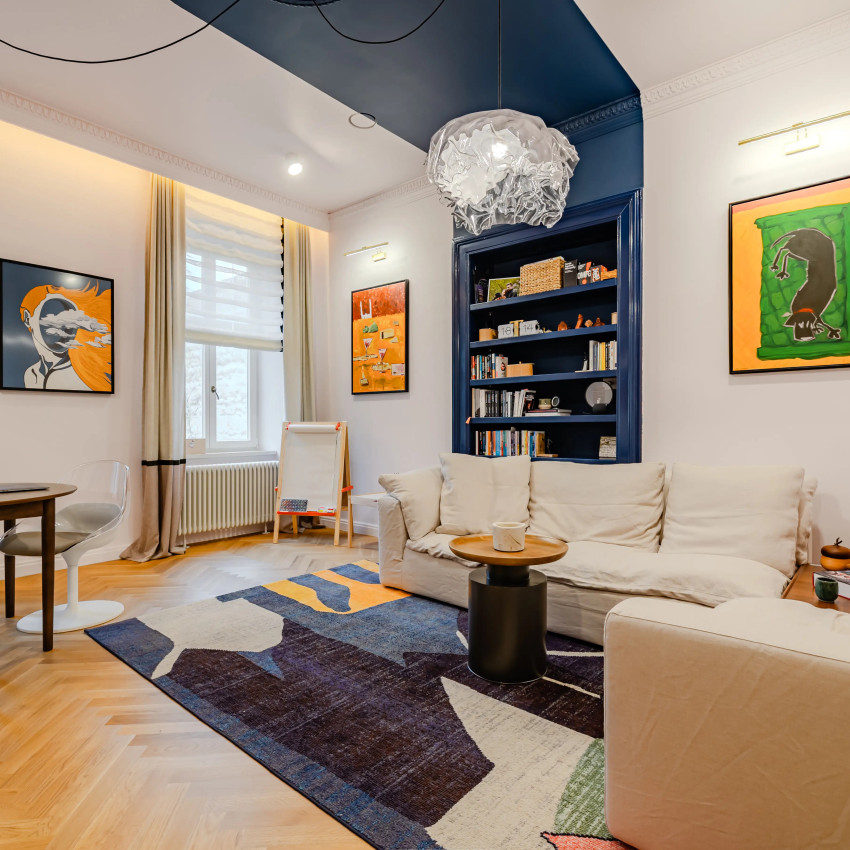Cornișă decorativă pentru iluminat indirect cu LED și mascare galerie perdea